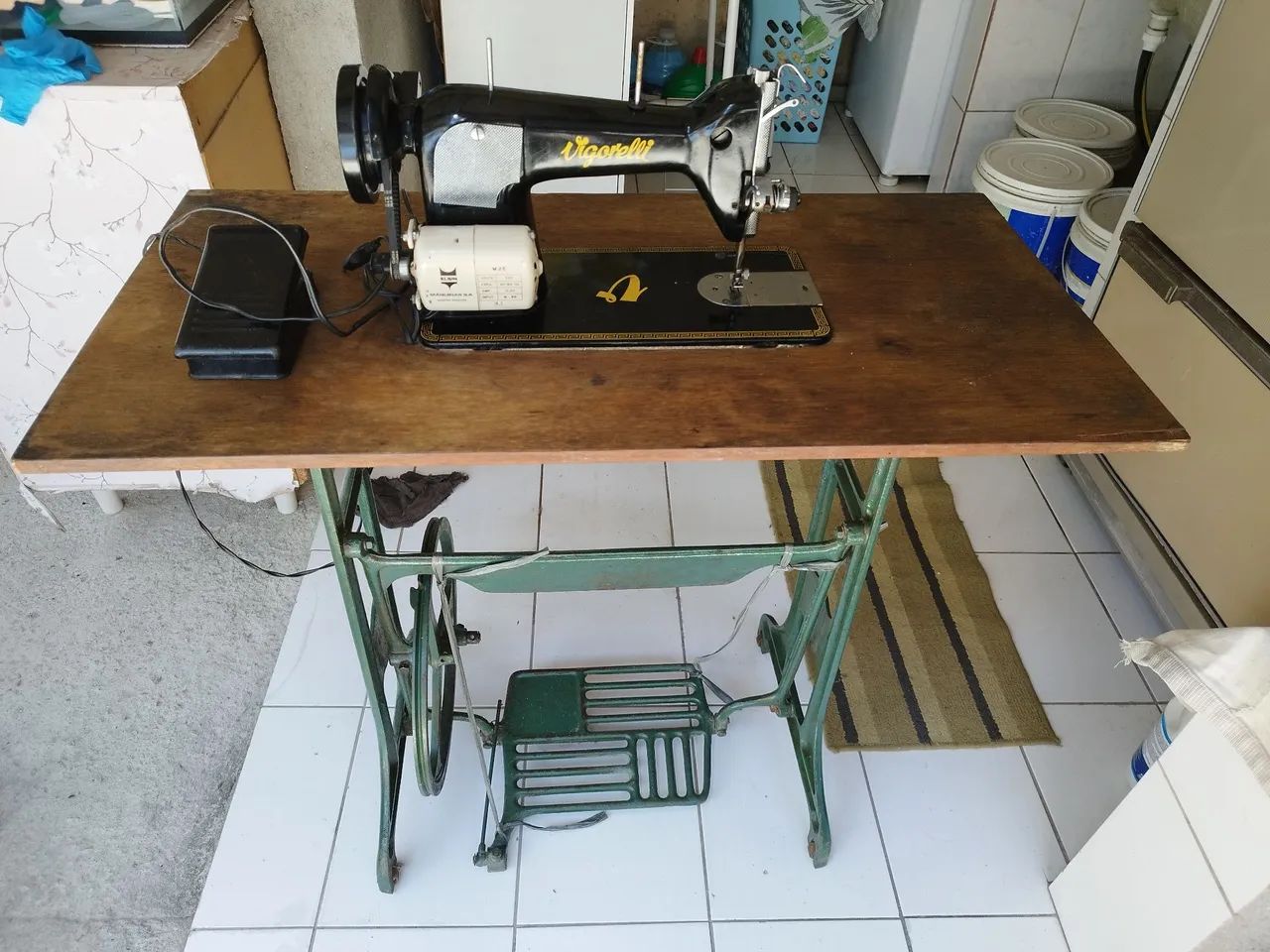 Máquina de Costura Vigorelli Antiga - Foto 5