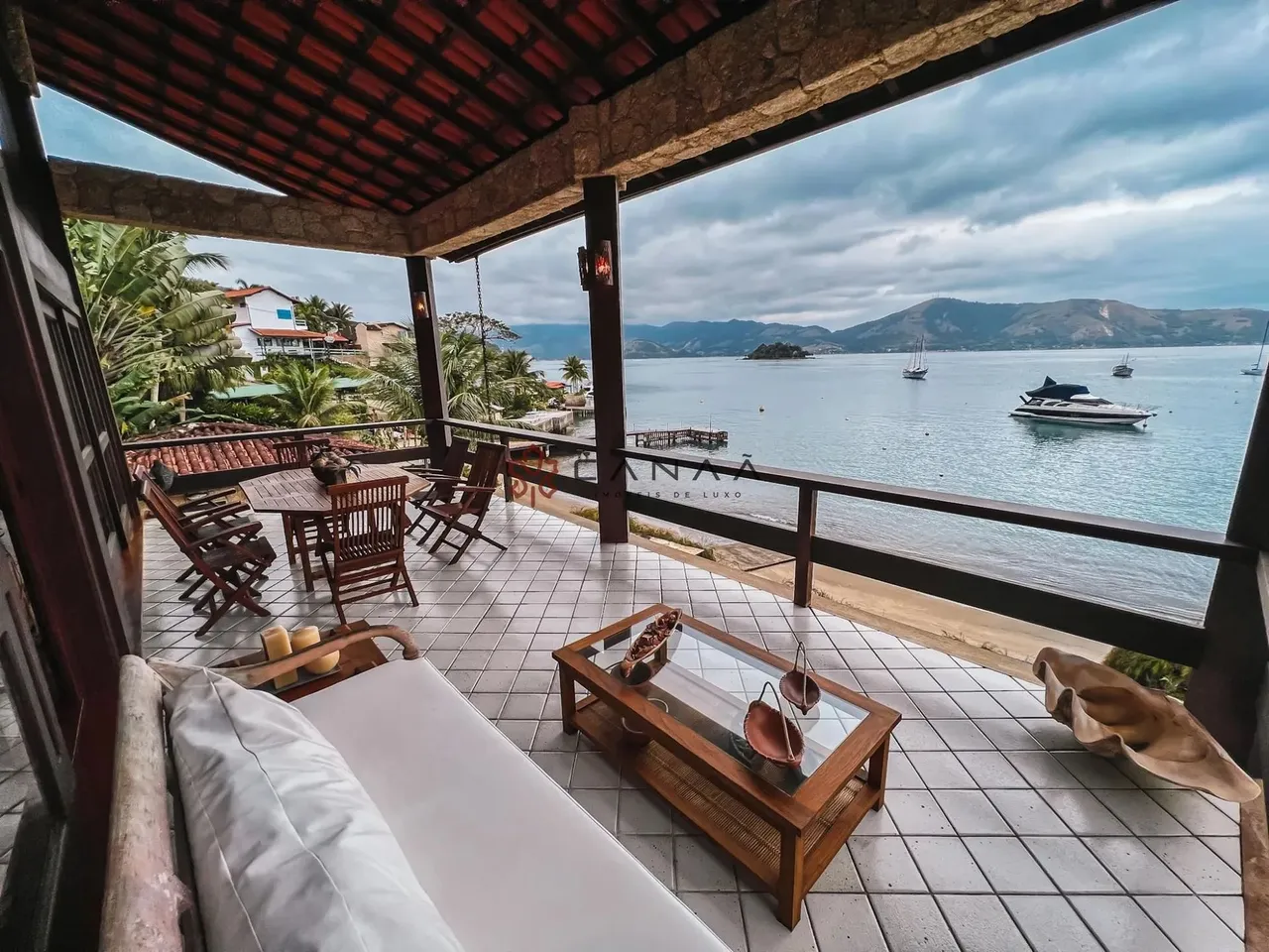 Espetacular mansão pé na areia a venda em Angra, 8 suítes