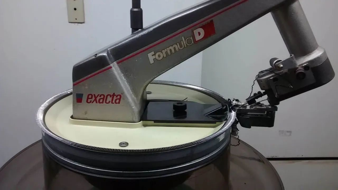 Vendo Máquina  Remalhadeira Exacta,  Finura 10. - Foto 5