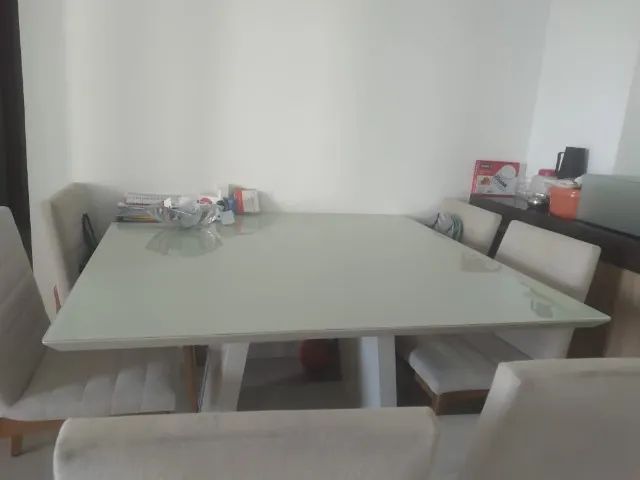 Mesa de jantar quadrada