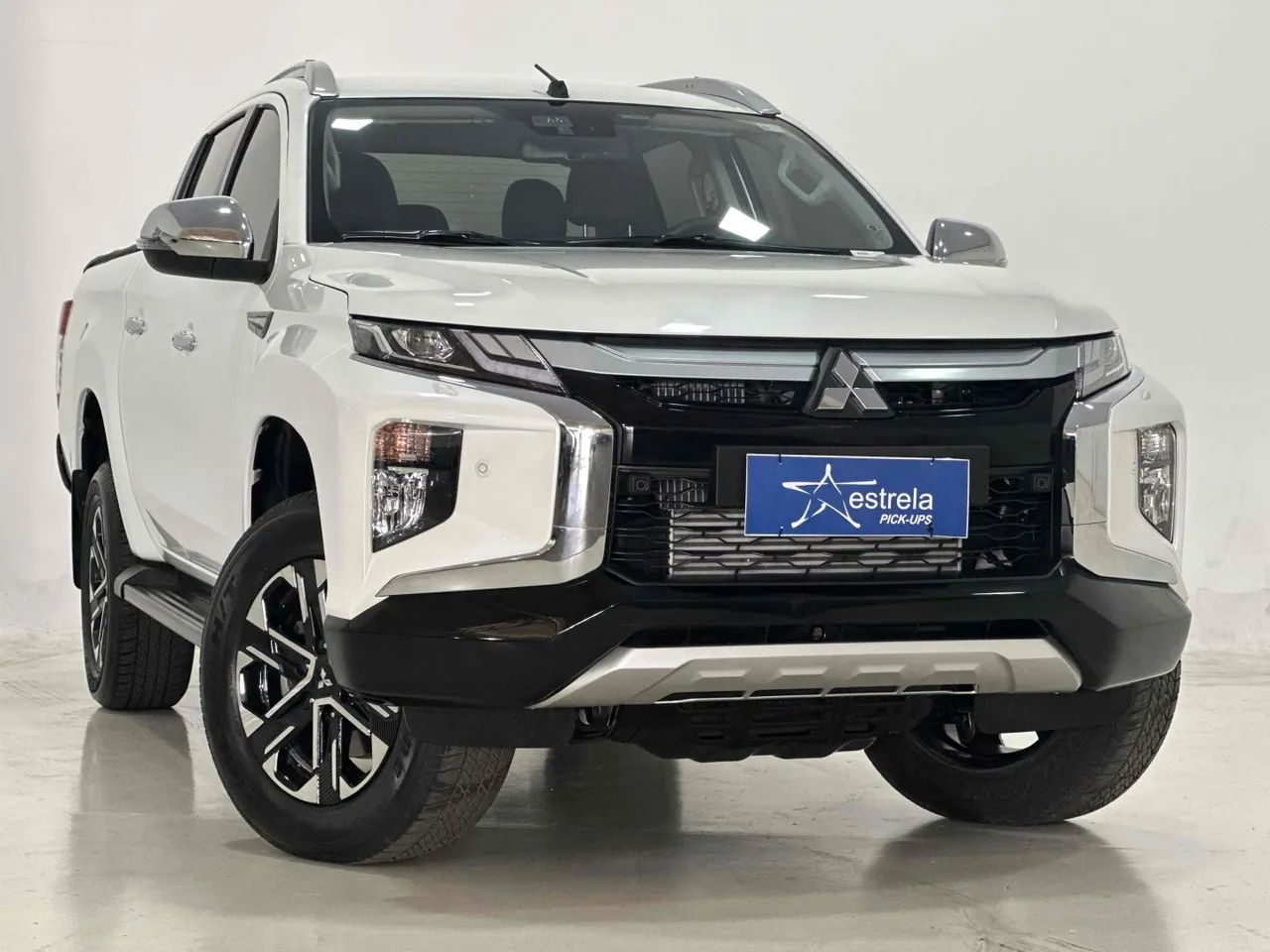 Mitsubishi L200 triton 2025 2.4 16v turbo diesel sport hpe-s cd 4p 4x4 automático