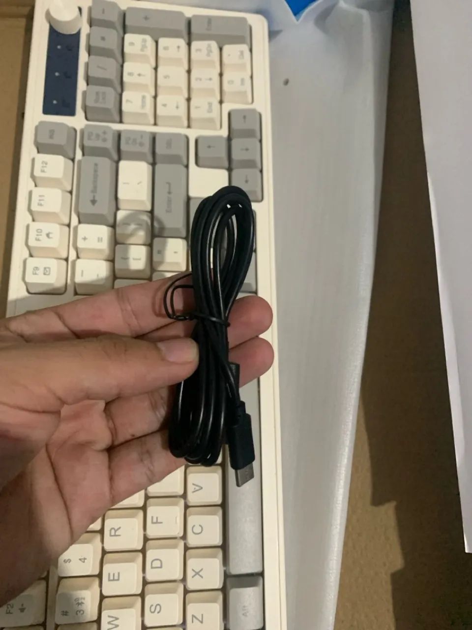 Teclado Mecânico RGB - Novo - Sem fio Wireless e Bluetooth - Foto 6