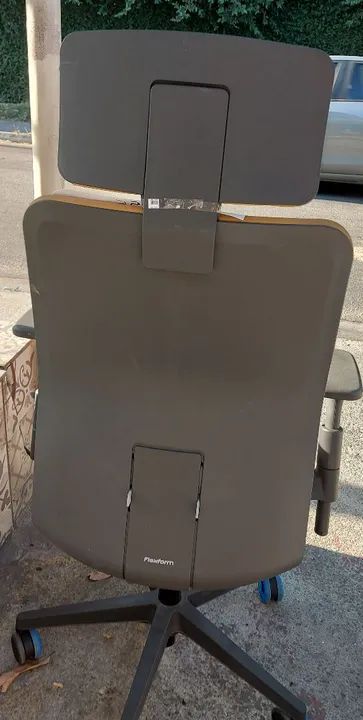 Cadeira de Escritório Giratória - R$ 600,00 - Foto 2