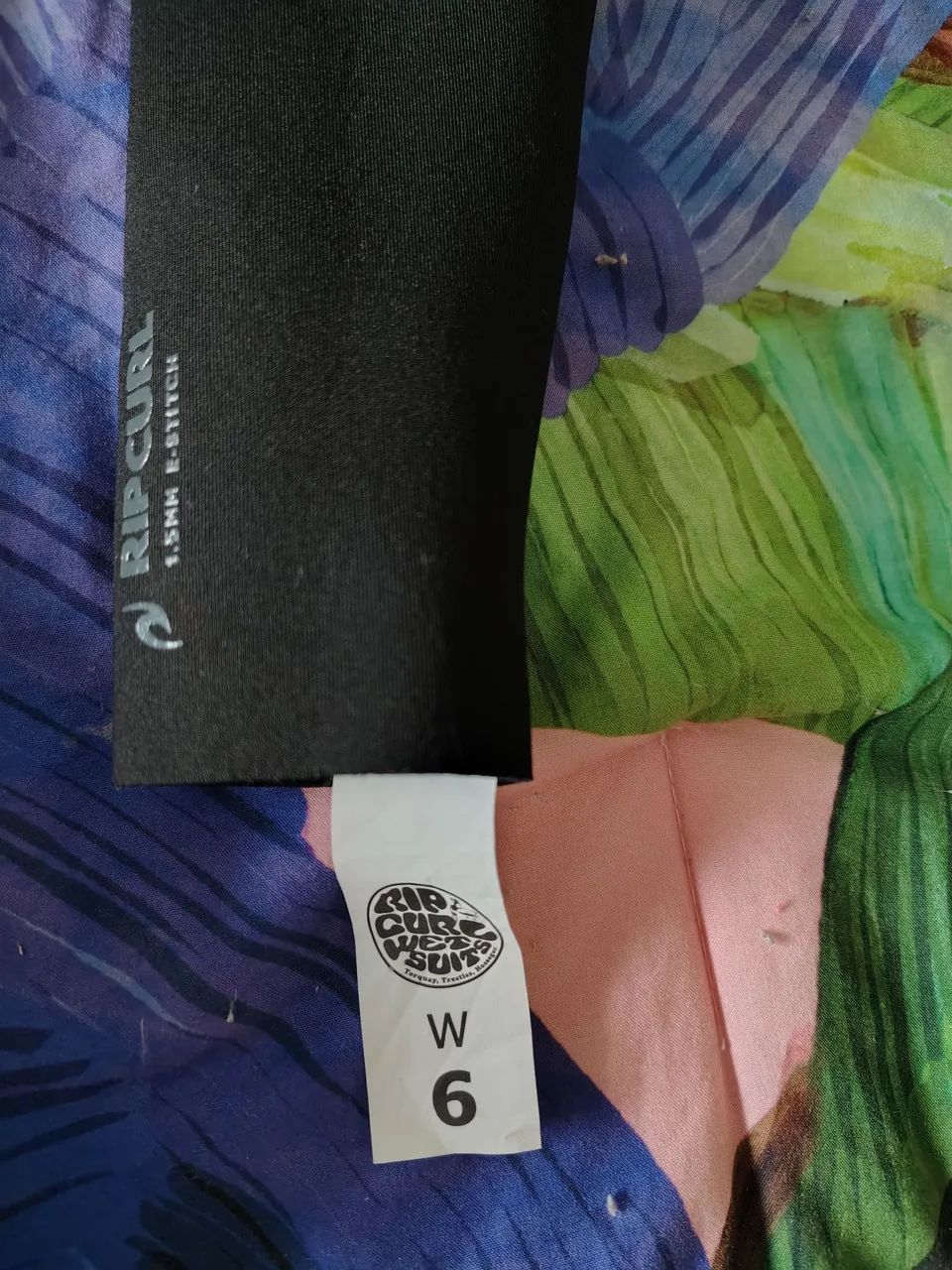 NOVO maiô manga longa neoprene Rip Curl 1,5mm tamanho 6 - Foto 2