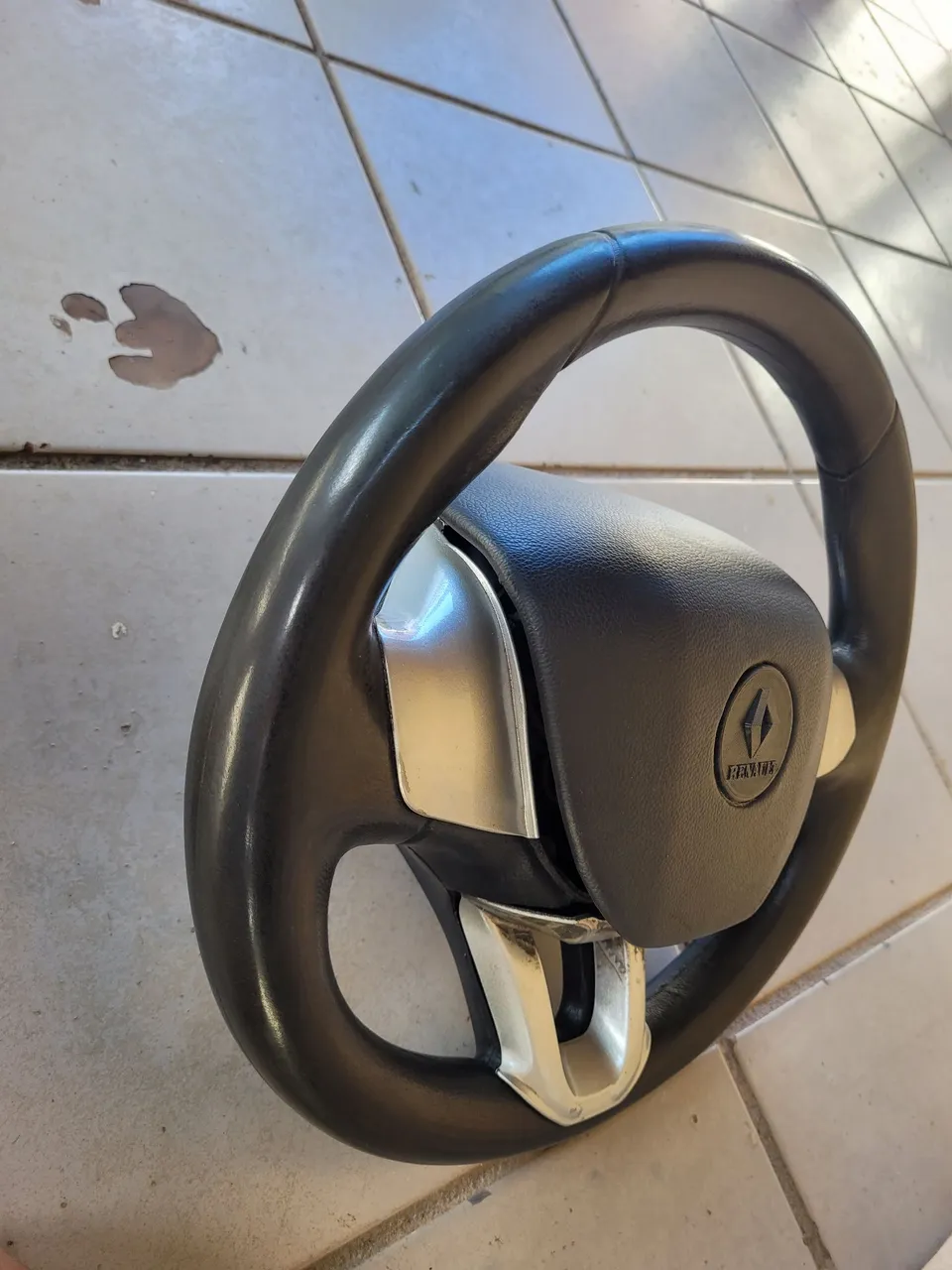 Volante Renault esportivo