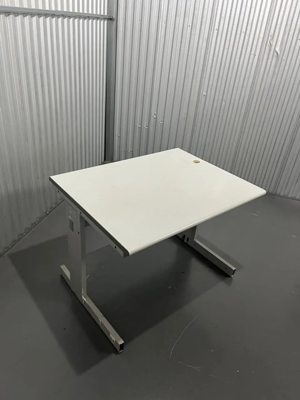 Mesa de escritório cinza - Foto 5