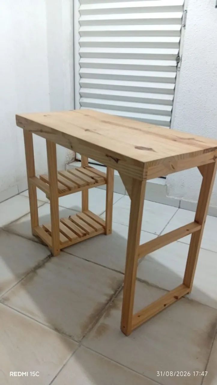 Mesa  de estudo  bem nova - Foto 2