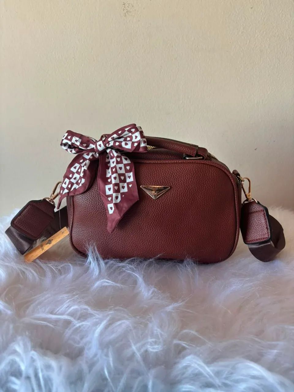 Bolsa pequena, nova