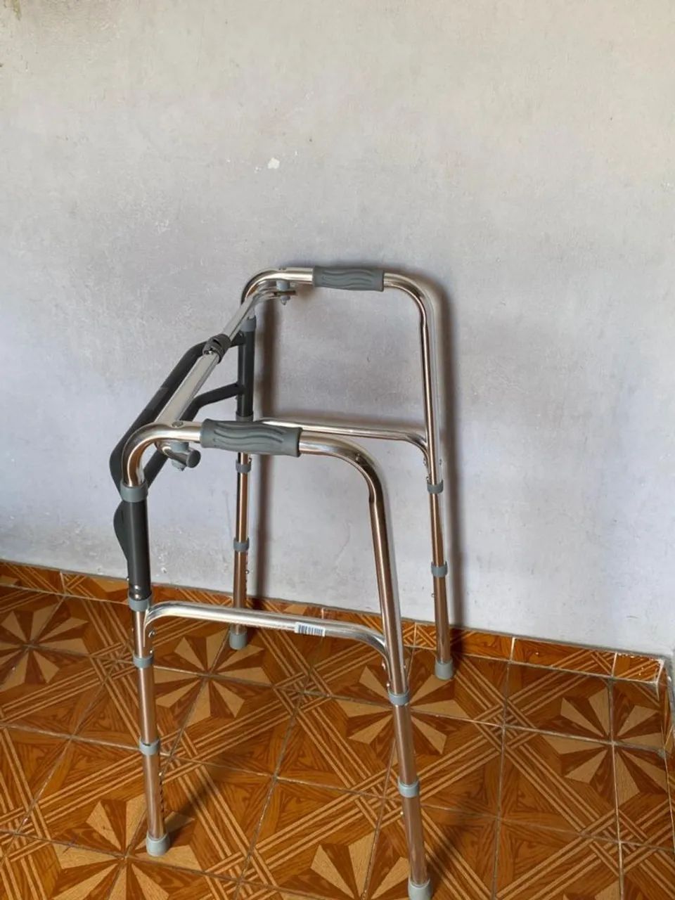 Andador e cadeira de banho  - Foto 3