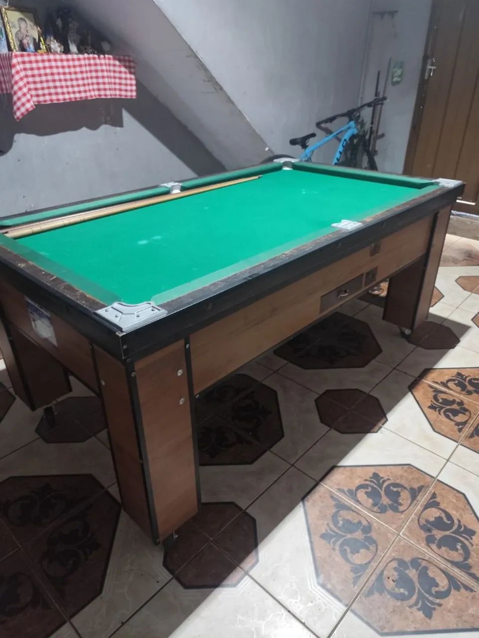 Mesa de sinuca de pedra