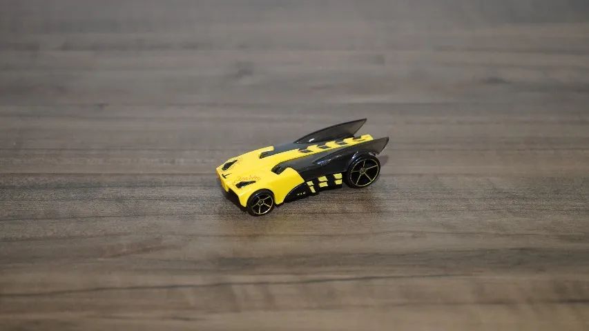 Hot Wheels- BUZZ BOMB 
