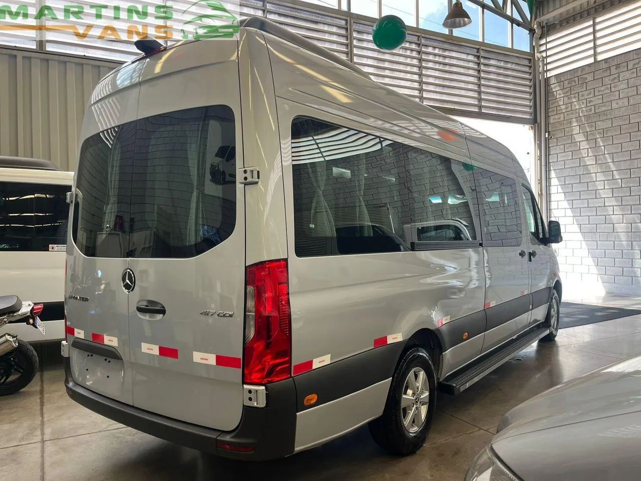 SPRINTER 417 2026 EXTRA LONGA 20 LUGARES EXECUTIVA ZERO KM  PRATA 2025/2026 - Foto 4