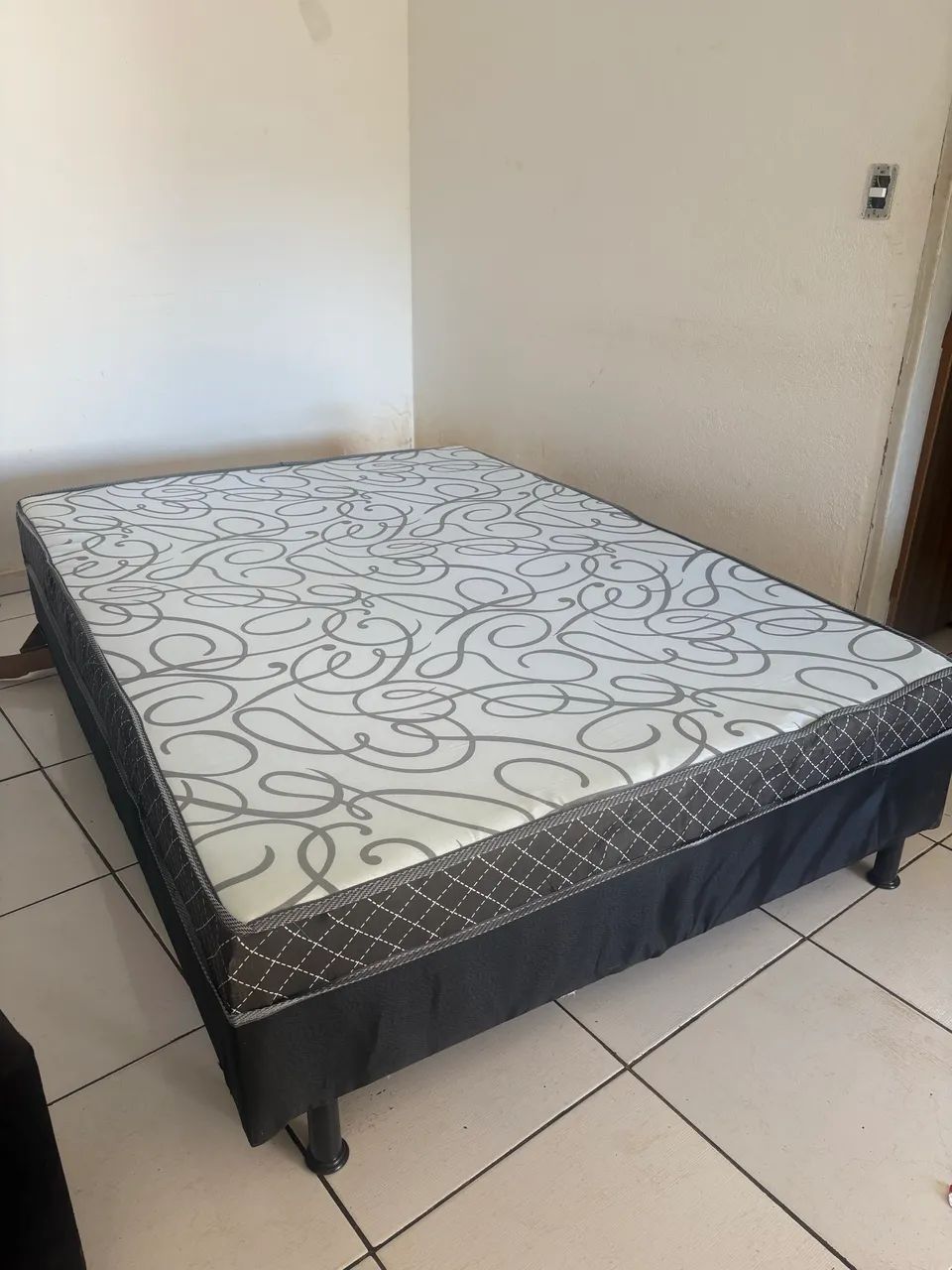 Vende-se Cama de Casal 