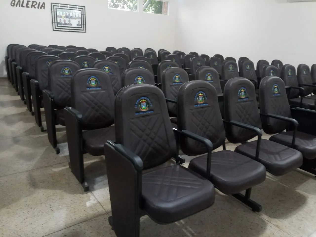 fábrica cadeiras e poltronas  - Foto 5