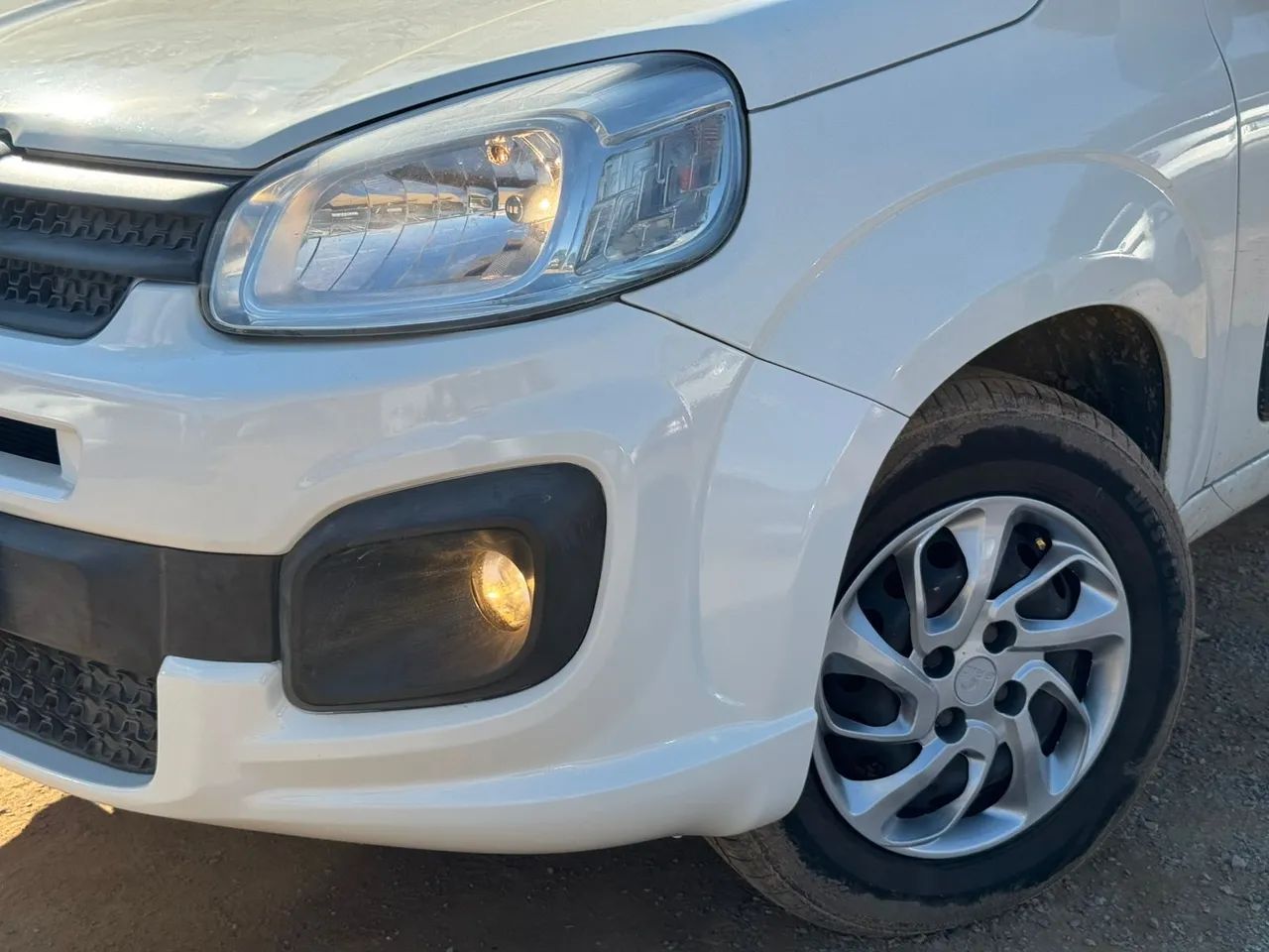 Fiat Uno Attractive 1.0 Flex 6V 5P 2017 - Foto 2