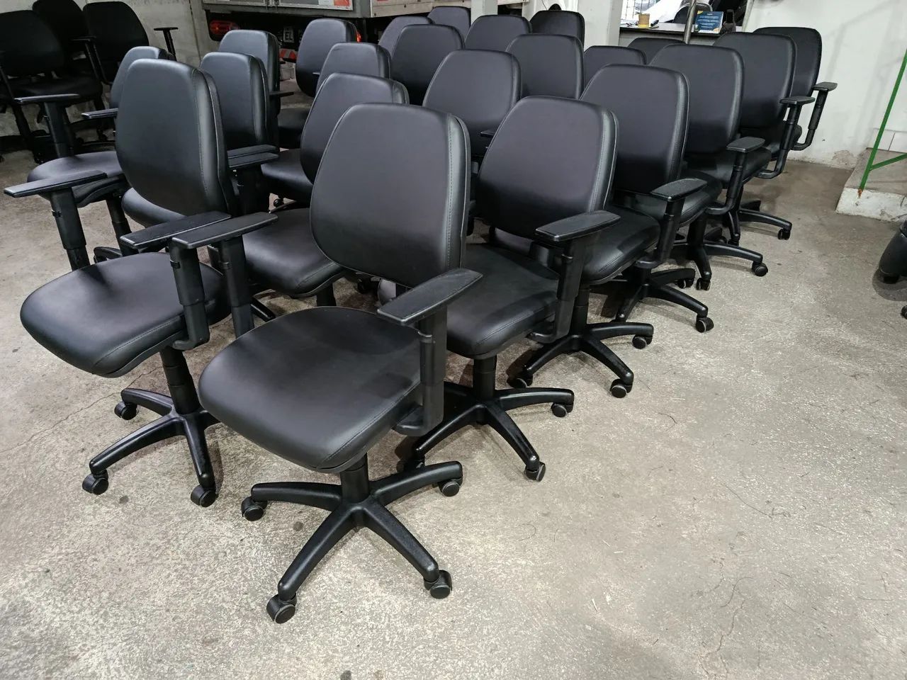 Cadeira escritório ergonômica  - Foto 2