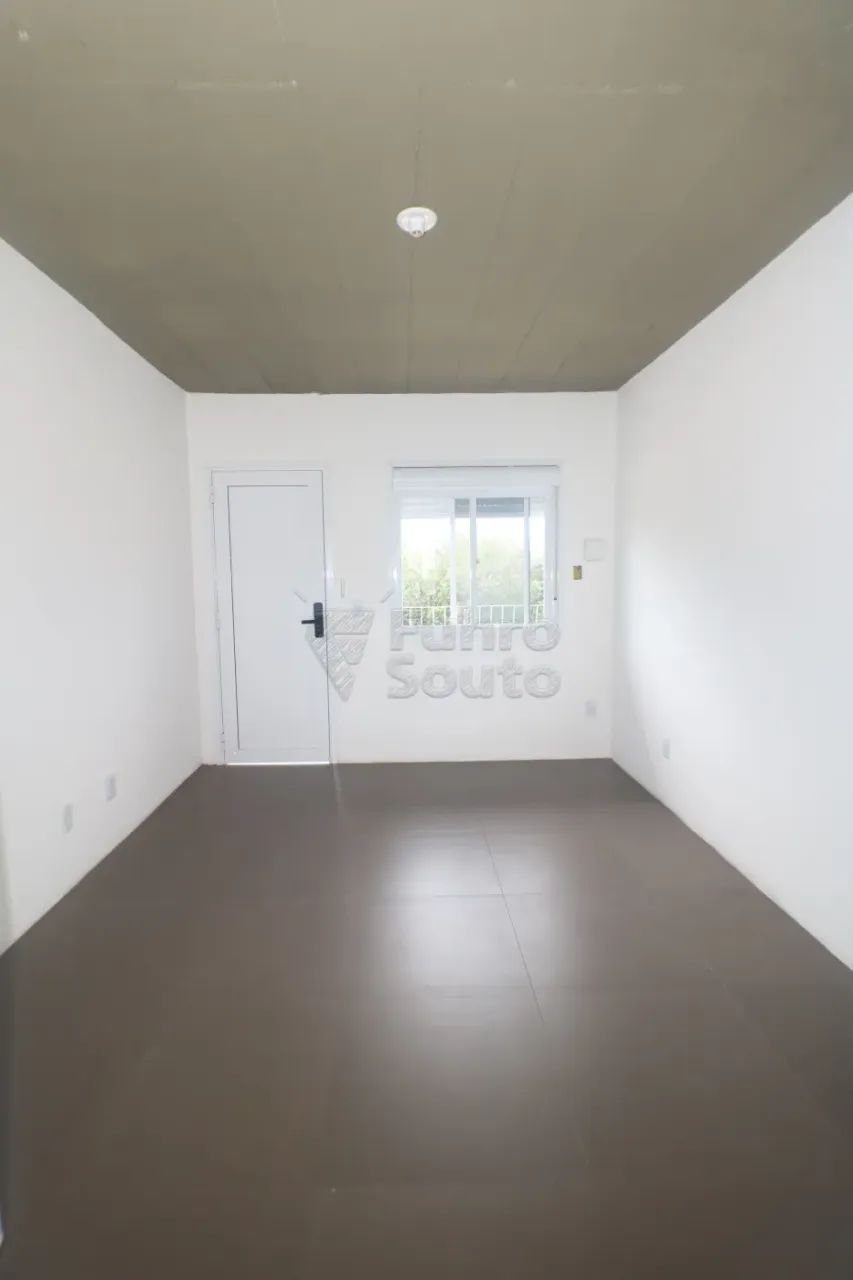 Casa em Condomínio com 2 Dormitórios e Sacada no Laranjal - Foto 2