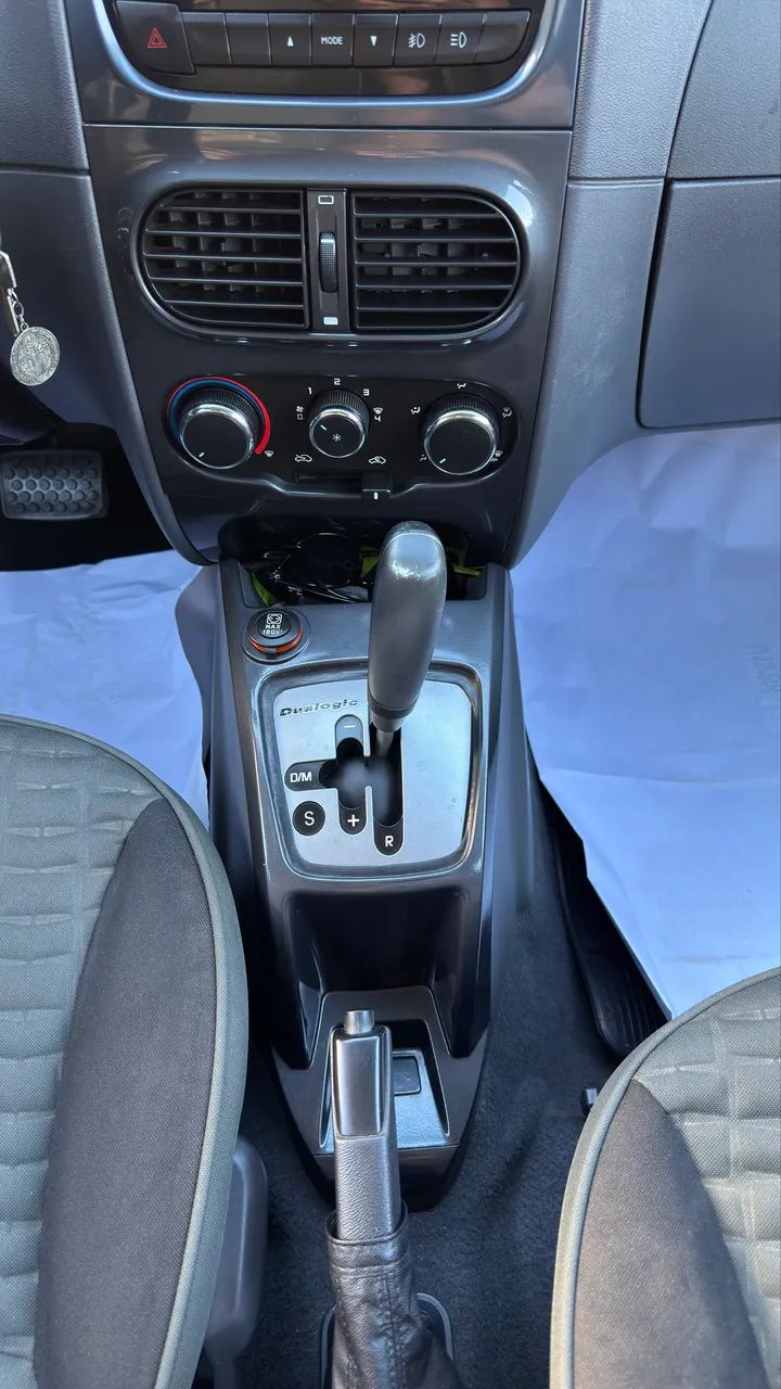 Fiat Strada Adv.1.8 16V Dualogic Flex CD 2015 - Foto 5