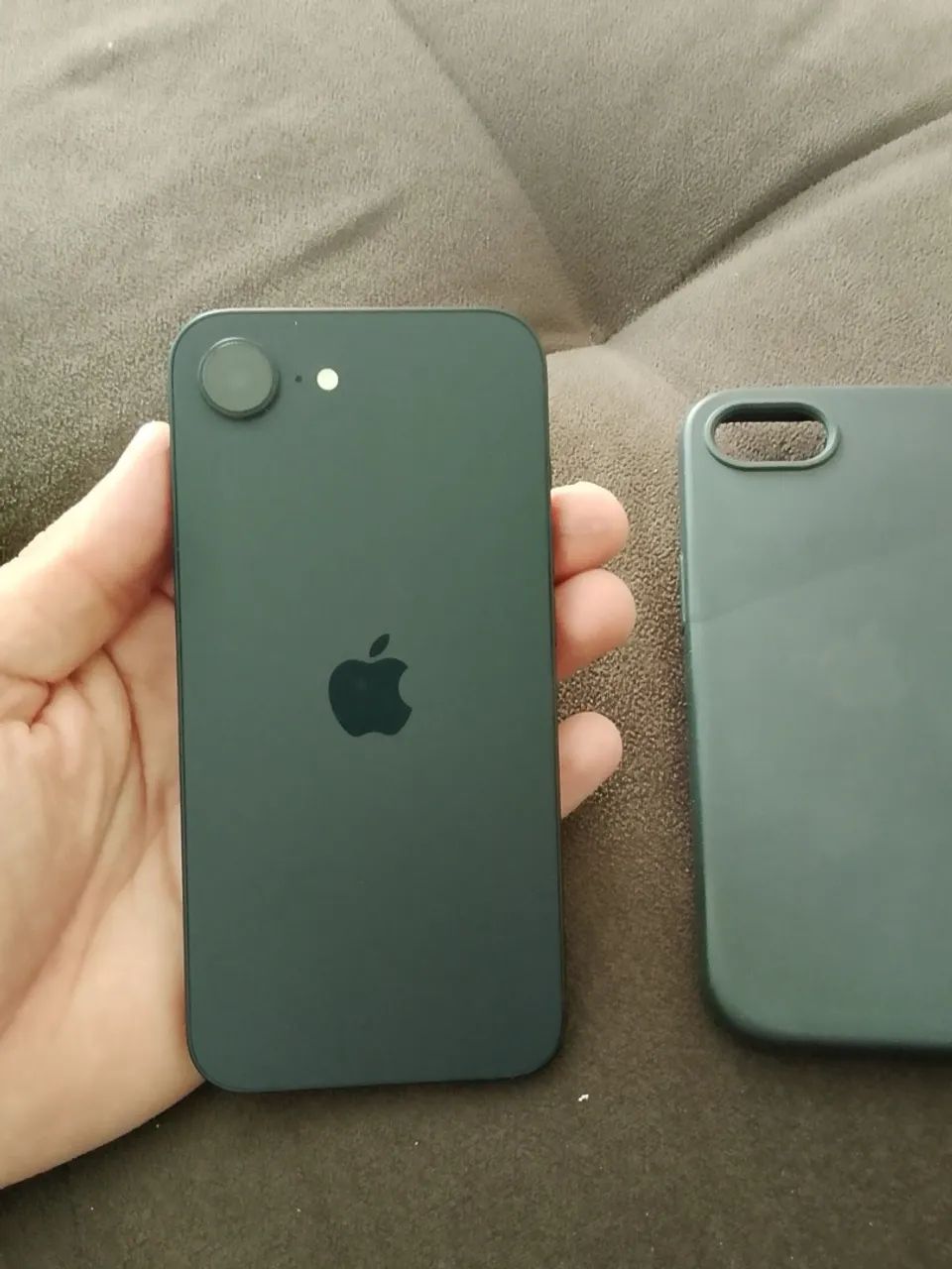 iPhone 16E 128GB - bateria 100% - Celulares e Smartphones