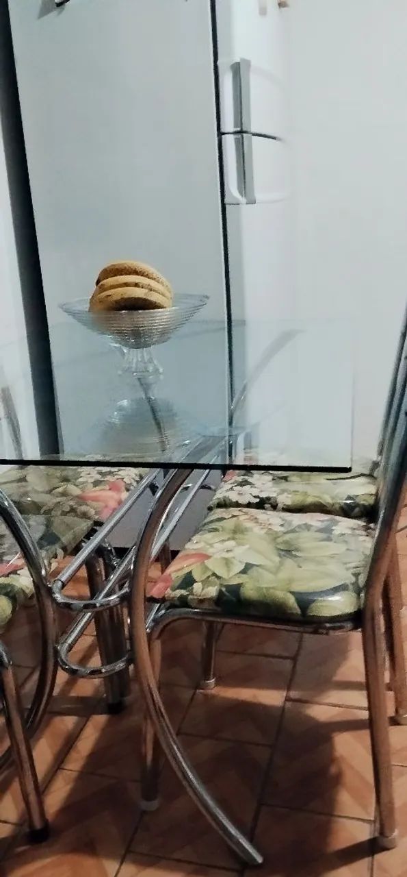 Mesa 6 cadeiras 