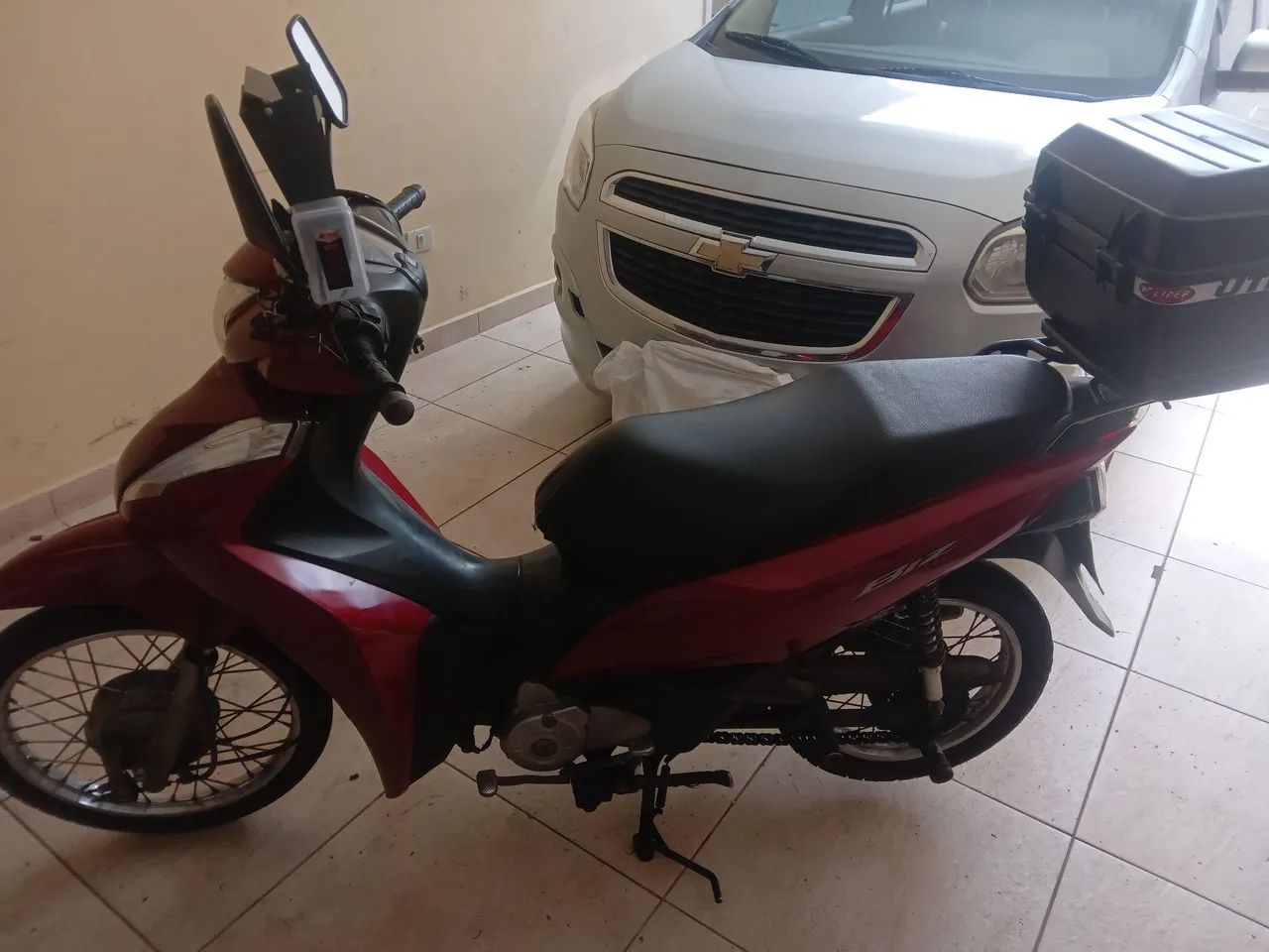 Bem abaixo da tabela 