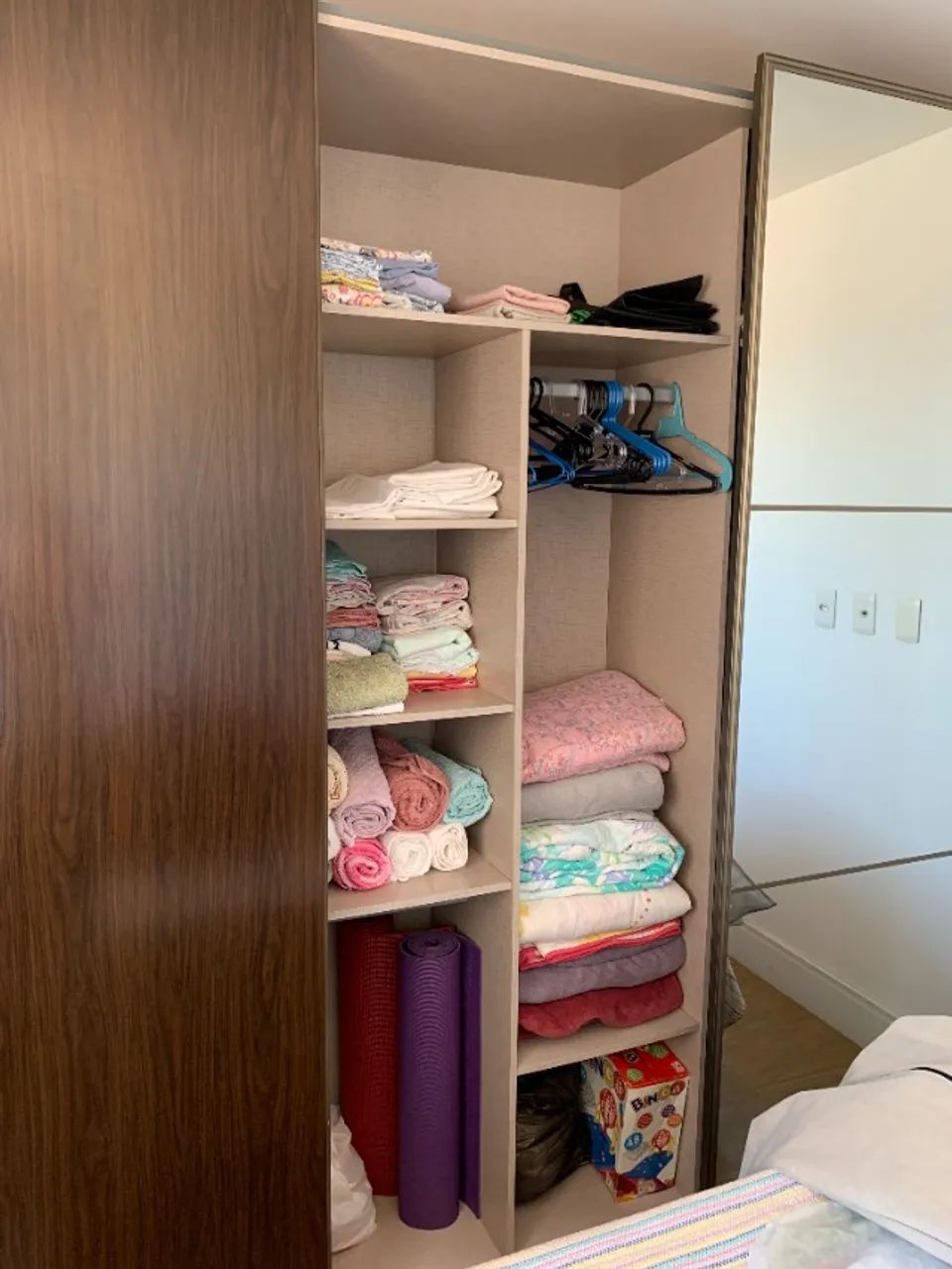 Guarda-roupa Rudnick grande e com ESPELHO - Foto 5