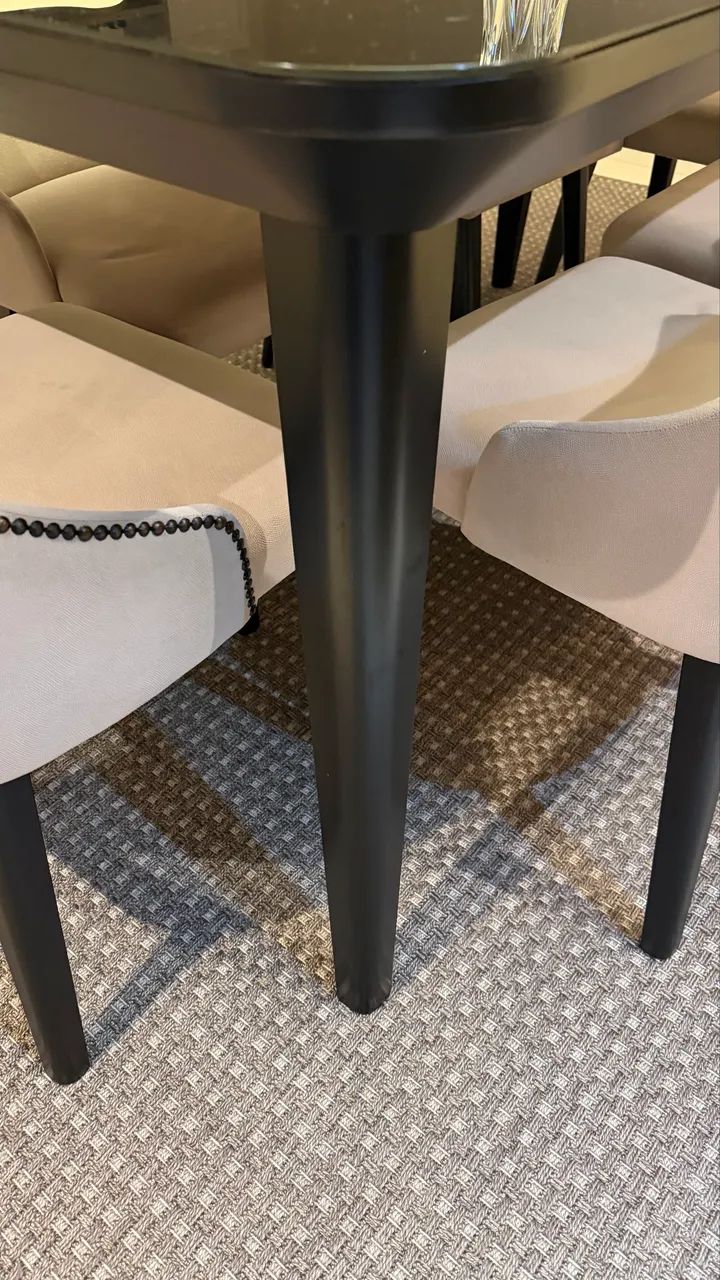 Mesa madeira maciça com 6 cadeiras  - Foto 3
