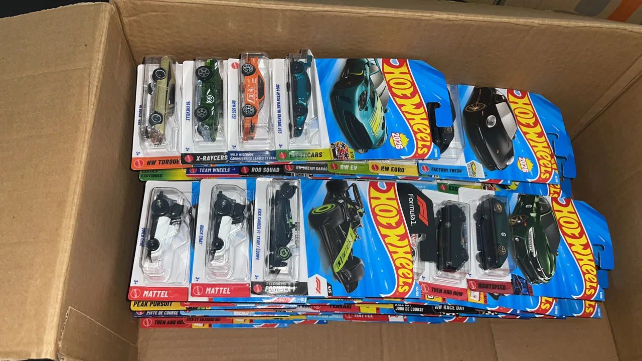 118  Hot Wheels sortidos. Linha básica.  - Foto 3