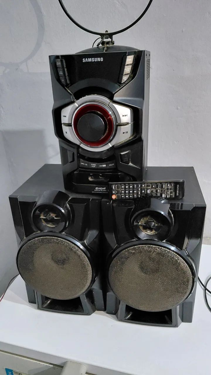 mini system samsung giga blast com defeito em uma caixa