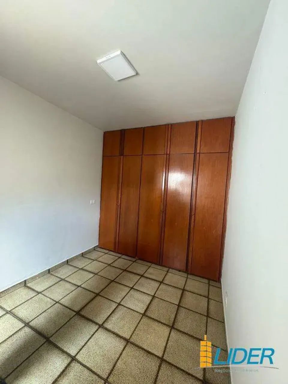 EXCELENTE CASA NO BAIRRO MARTINS - Foto 2