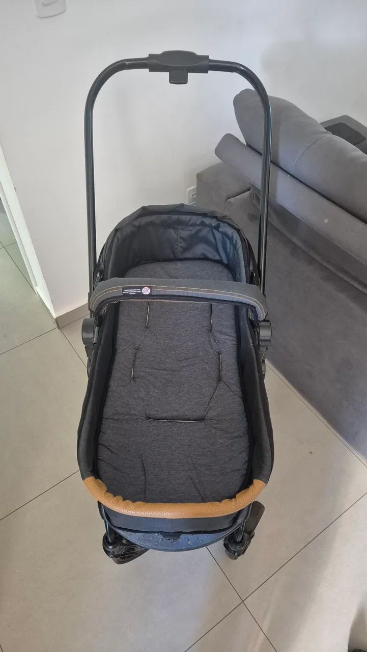 Carrinho moises com bebe conforto 