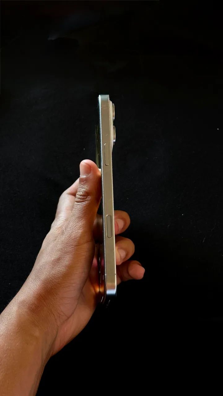 IPHONE 16 PRO MAX semi novo - Foto 4