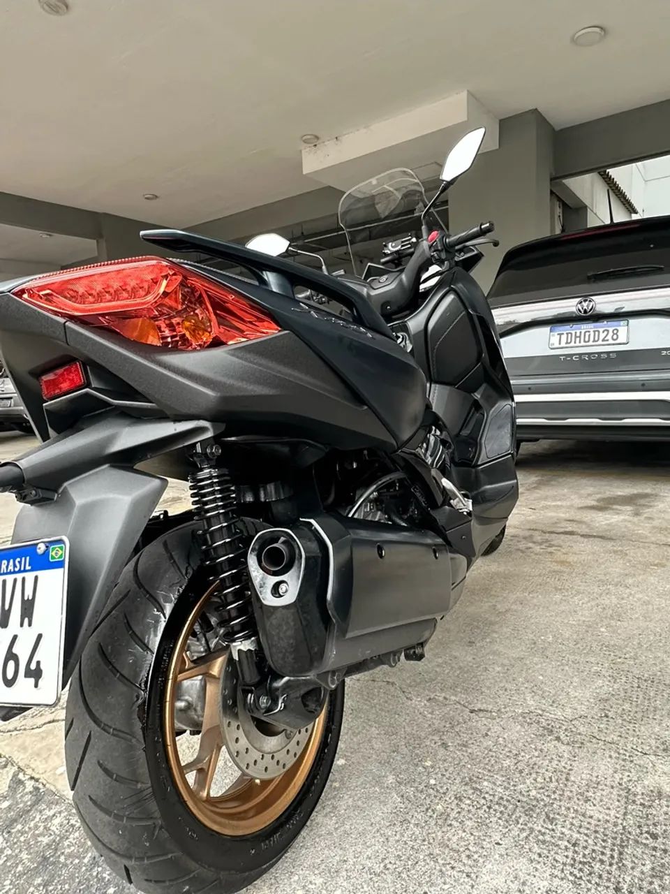 Xmax 250 ABS, baixíssima km - Foto 5