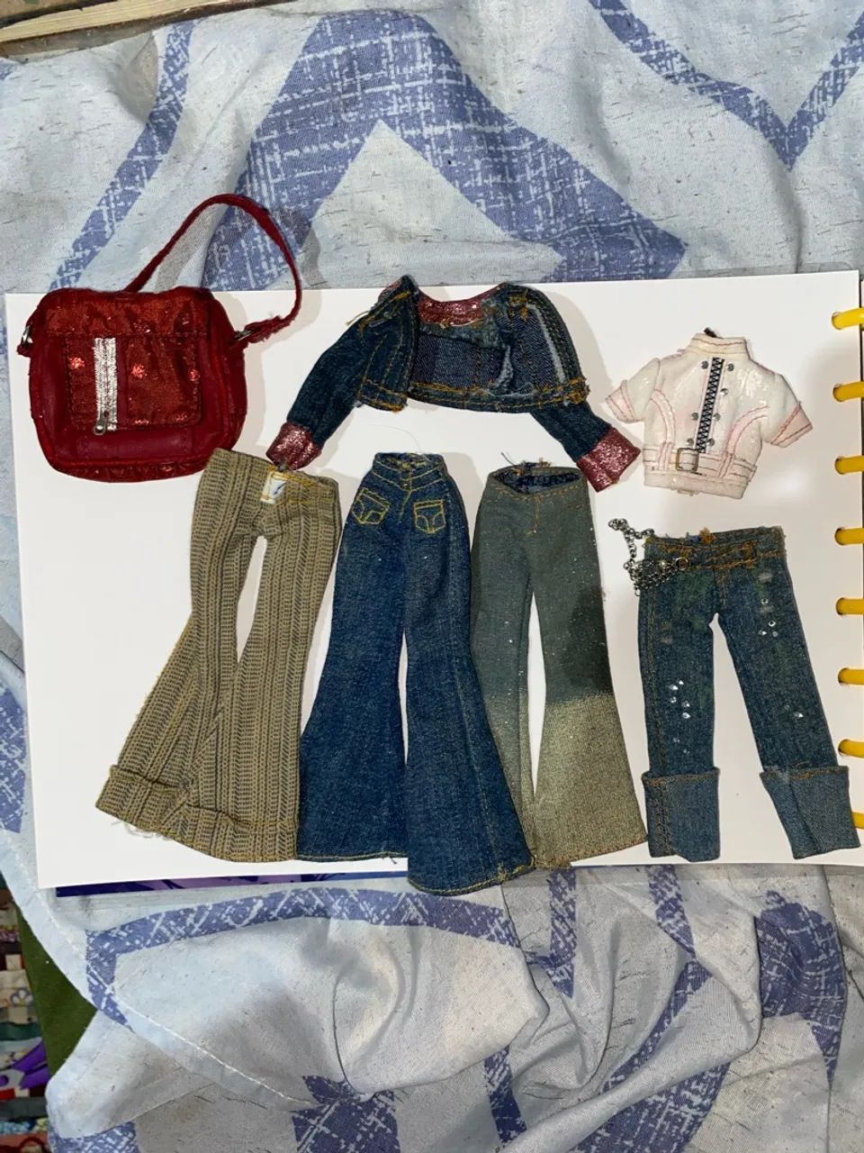 Bratz lote de roupas 