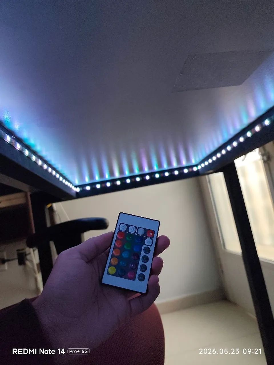PARA SAIR JA, MESA GAMER COM LED REFORÇADA - Foto 3