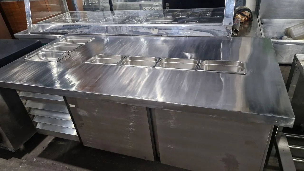 Refrigerador C/Bancada e Condimentadora inox