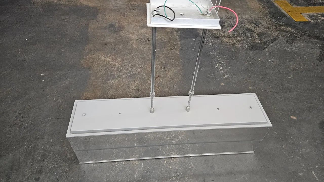 Luminaria retangular espelhada