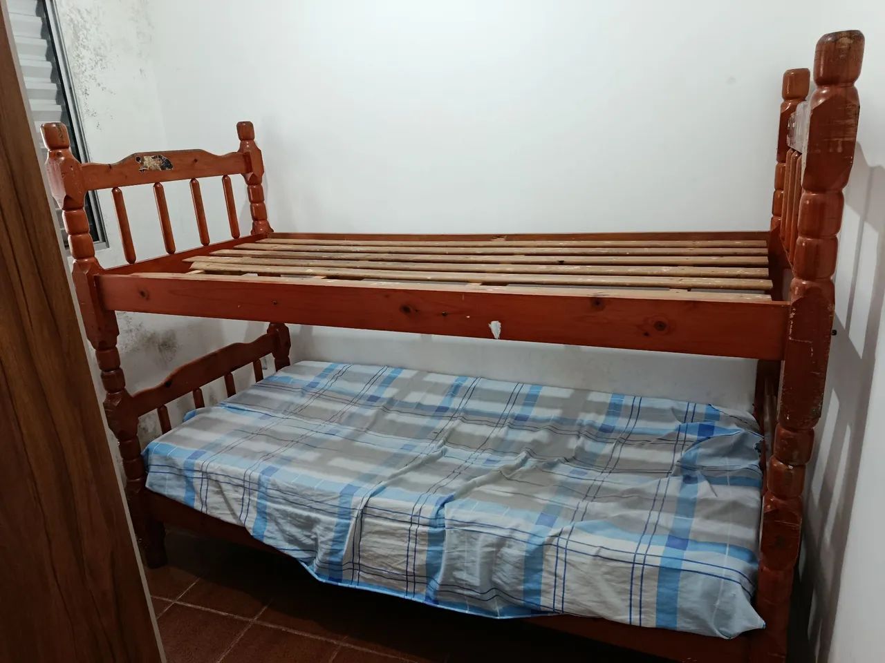 Beliche madeira maciça + dois colchões  - Foto 4