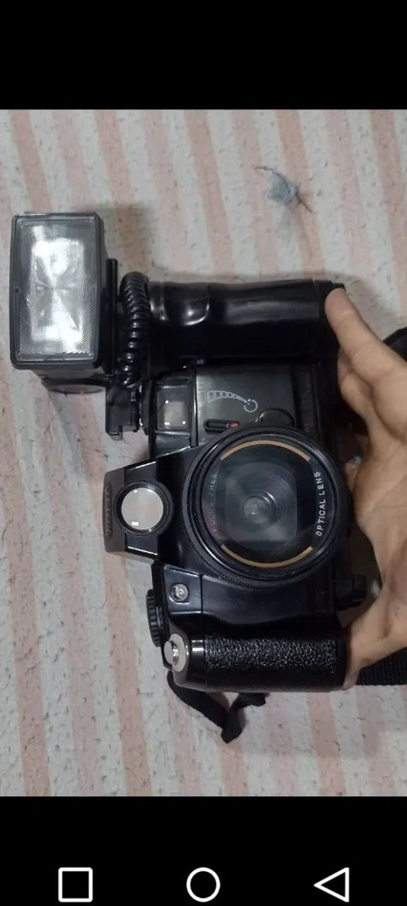 Camera analógico funcionando com tripé 