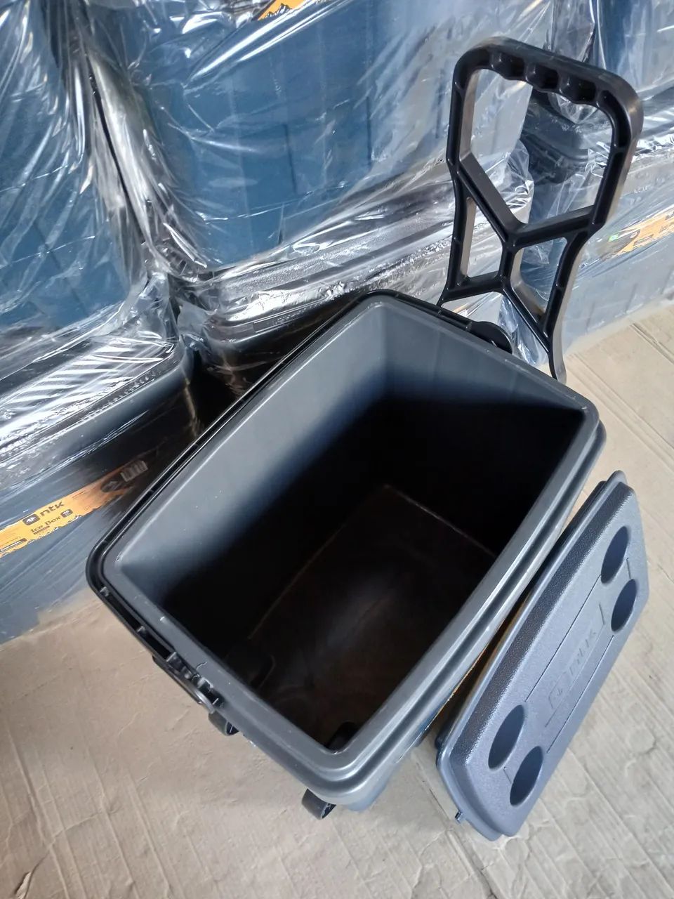 Caixa Térmica ICE BOX NTK 34 litros com Rodas  - Foto 3