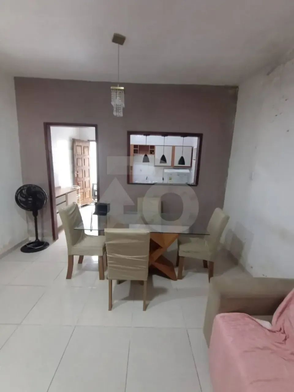 Imóvel no Bairro Santa Maria com 2 Quartos, Varanda e Garagem