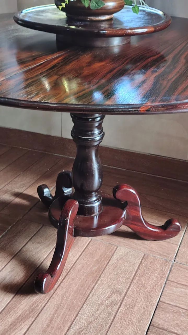 Delivering a retractable solid wood table470985996303093763