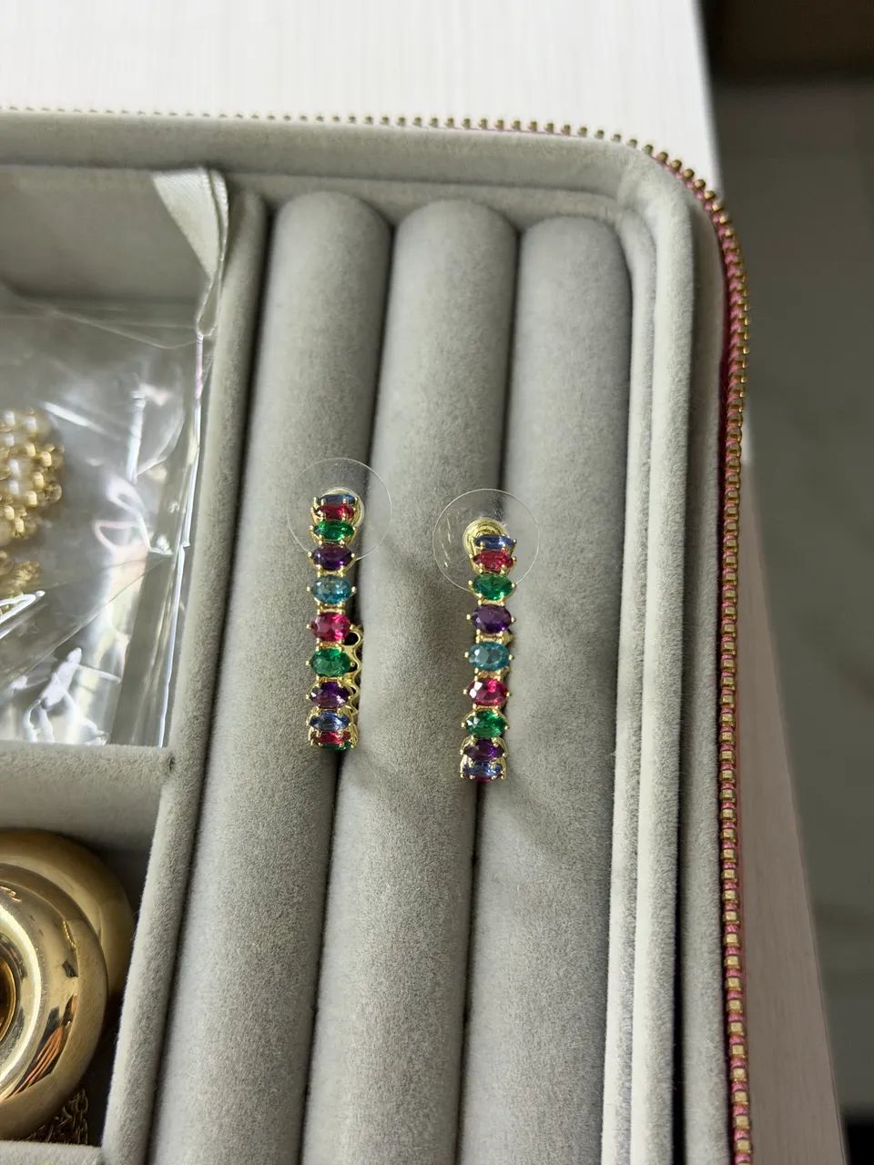Brinco argola kendra scott cristais coloridos  - Foto 4