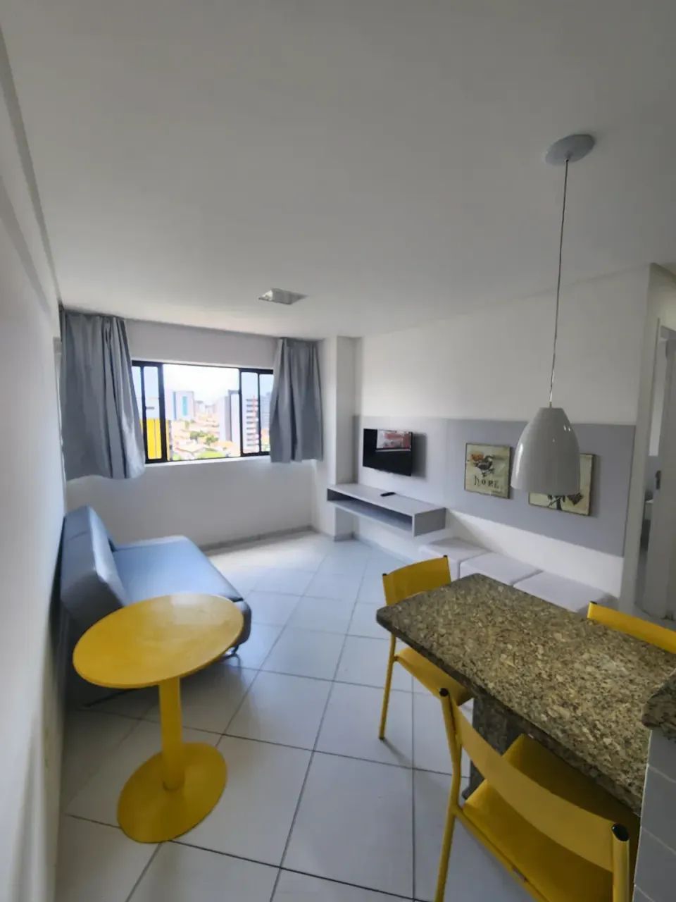 Lindo quarto e sala na Ponta Verde