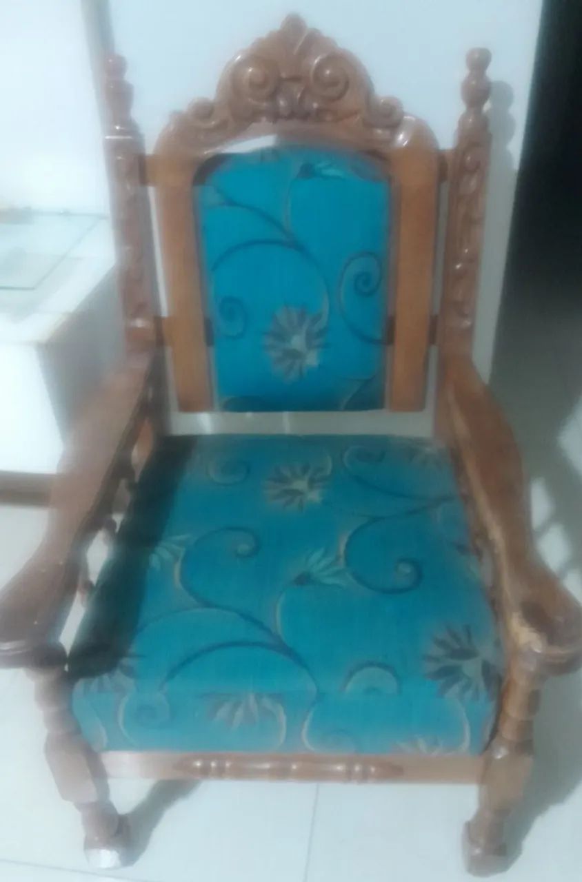 Cadeira antiga peça única - Foto 4