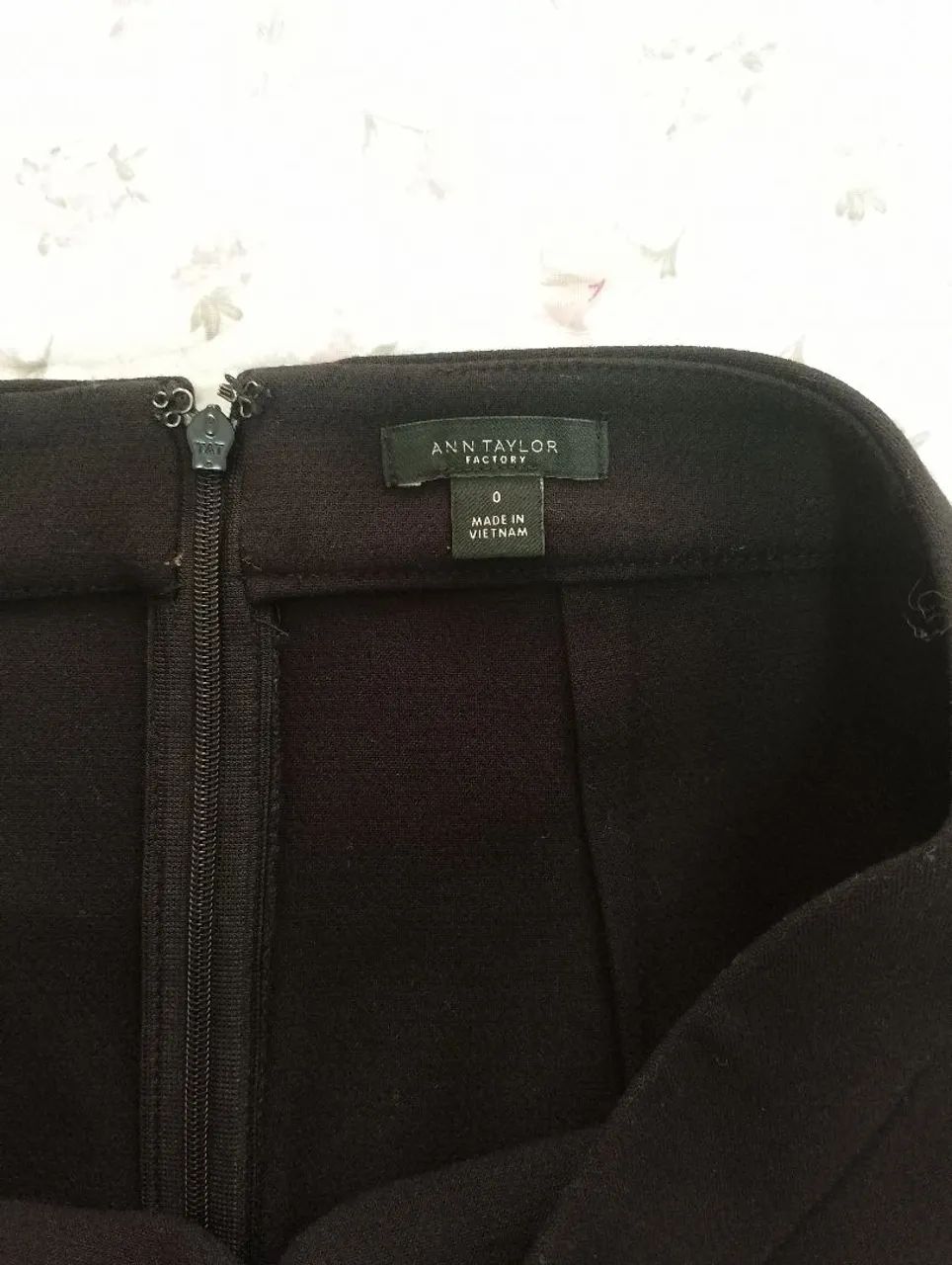 Saia reta estruturada marca ANN TAYLOR P/M - Foto 3