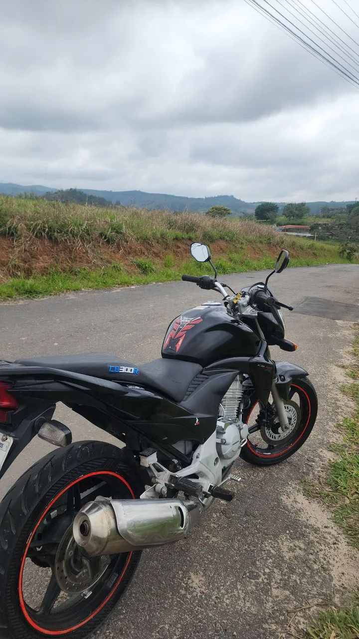 HONDA CB 300R - 2013 - PRETA - Foto 2