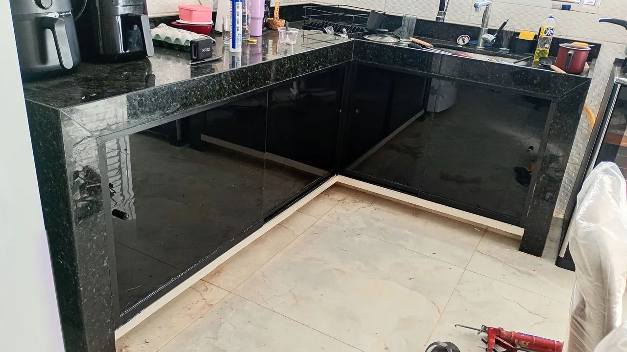 BOX DE VIDRO PARA PIAS E MAIS 