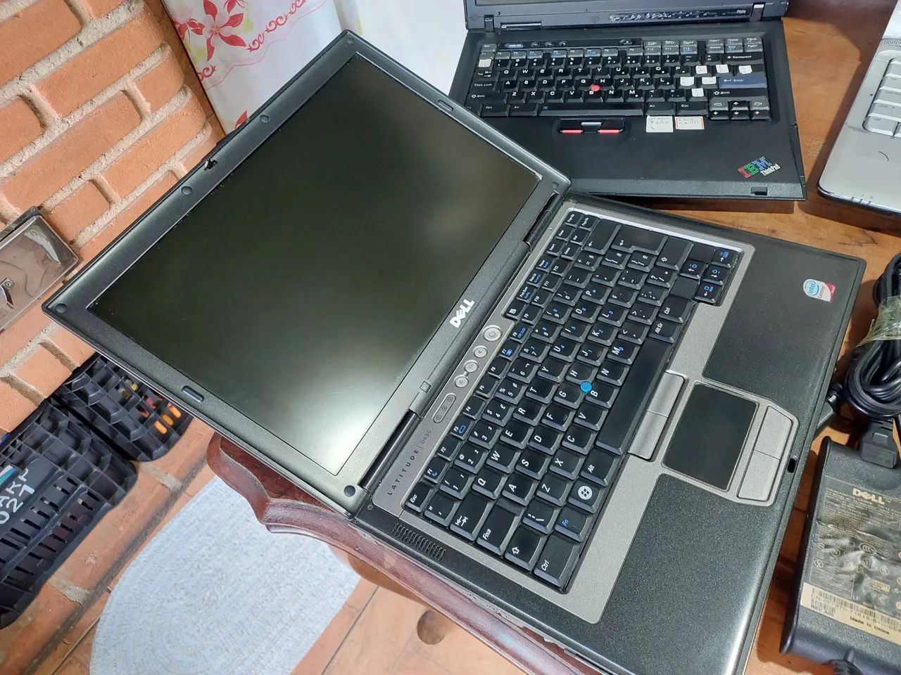 Lote sucata 3 notebooks Dell Hp IBM ( sem garantias e devoluções). - Foto 2
