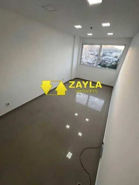 EXCELENTE SALA COMERCIAL EM PILARES.
